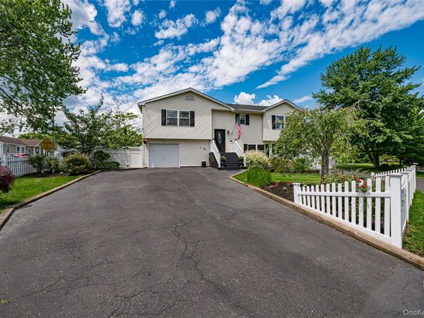 25 W Shore Drive , Patchogue, NY 11772