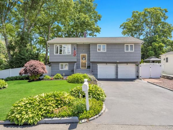279 Haven Avenue, Ronkonkoma, NY 11779