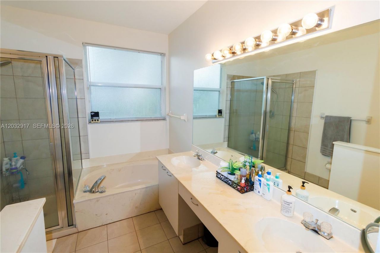 251 NW 151st Ave , Pembroke Pines, FL 33028 Photo