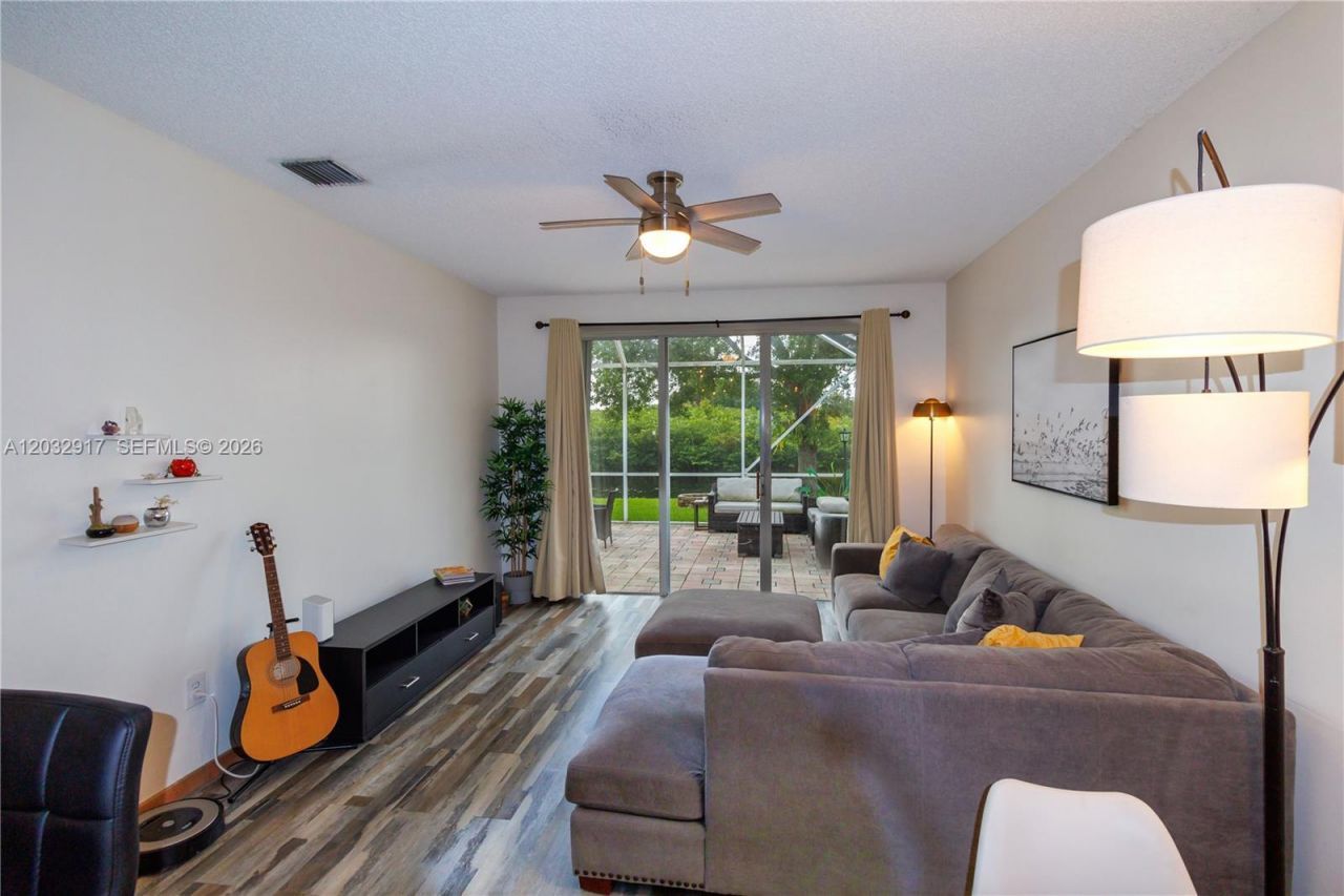 251 NW 151st Ave , Pembroke Pines, FL 33028 Photo