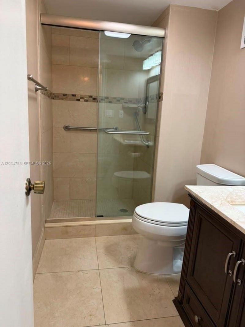 900 Saint Charles Pl, Unit 708, Pembroke Pines, FL 33026 Photo