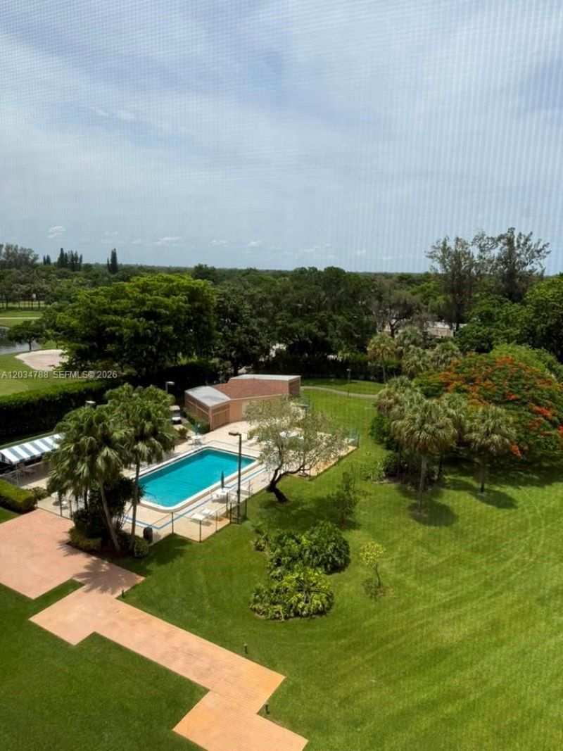 900 Saint Charles Pl, Unit 708, Pembroke Pines, FL 33026 Photo