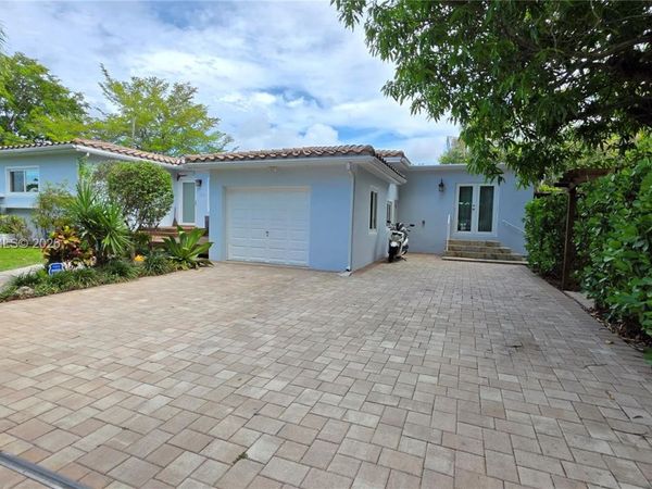 390 NE 127th St, North Miami, FL 33161