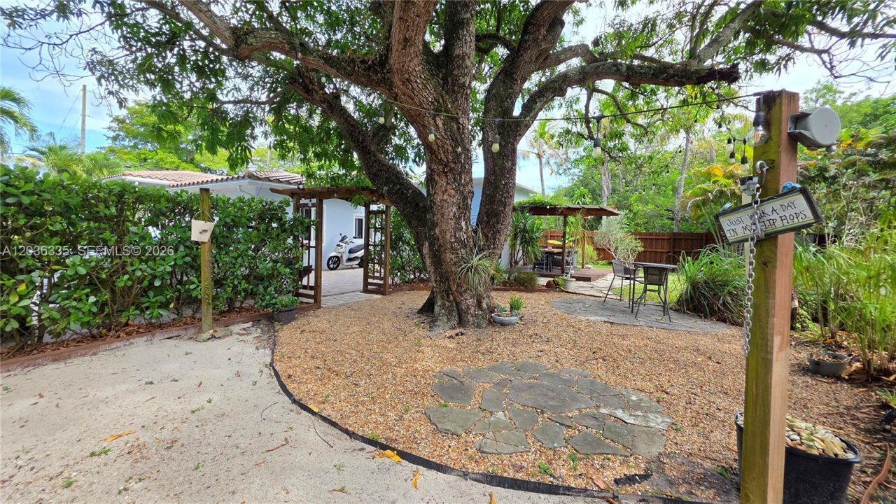 390 NE 127th St, North Miami, FL 33161 Photo