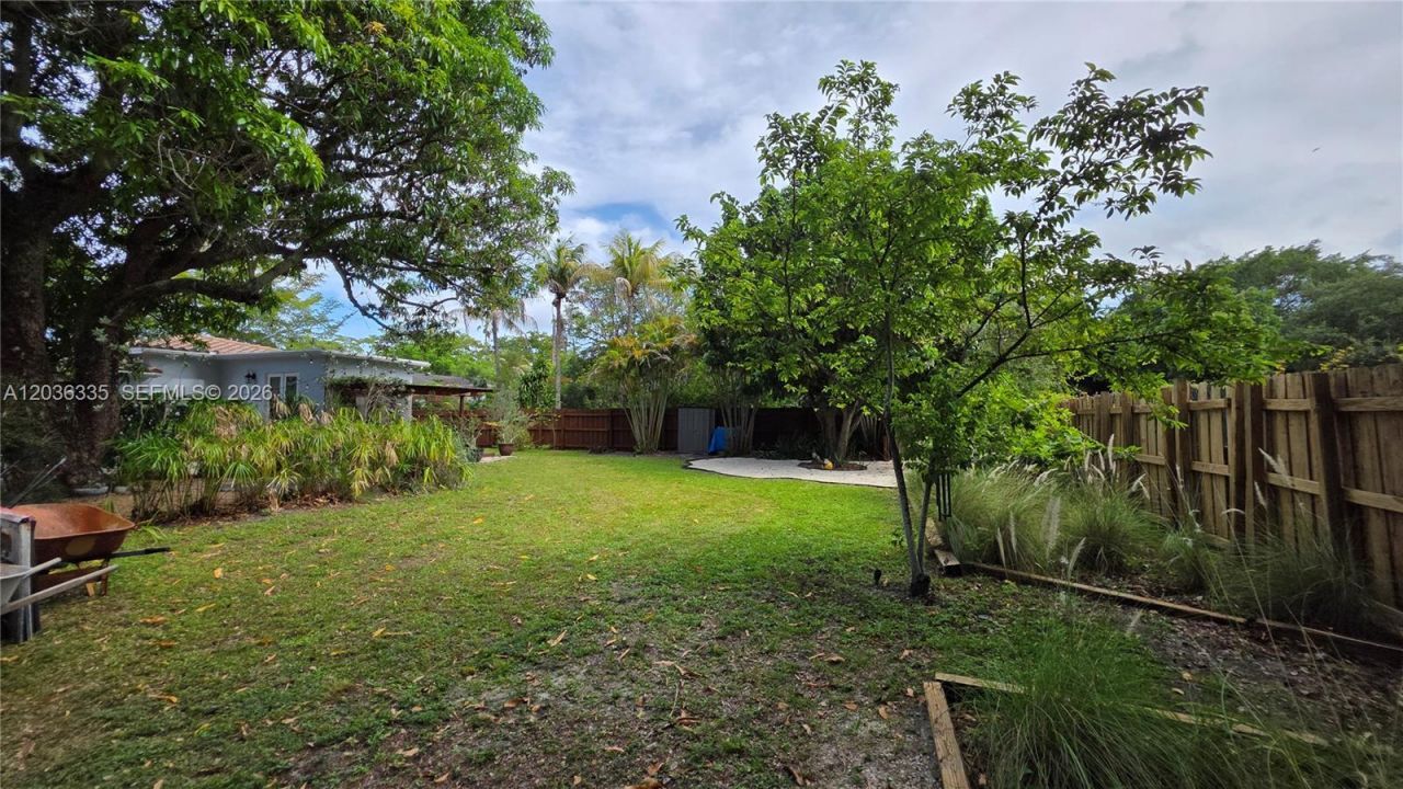 390 NE 127th St, North Miami, FL 33161 Photo