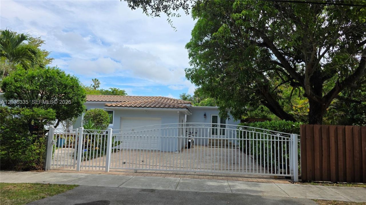 390 NE 127th St, North Miami, FL 33161 Photo