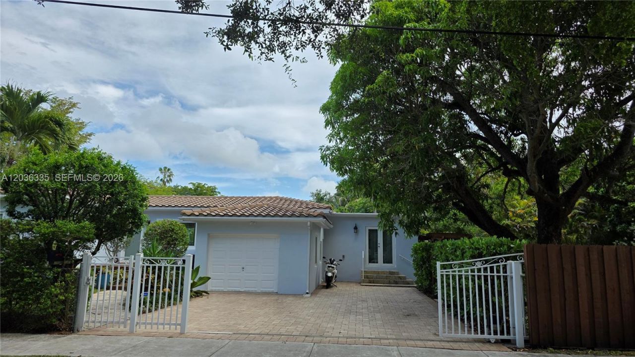 390 NE 127th St, North Miami, FL 33161 Photo