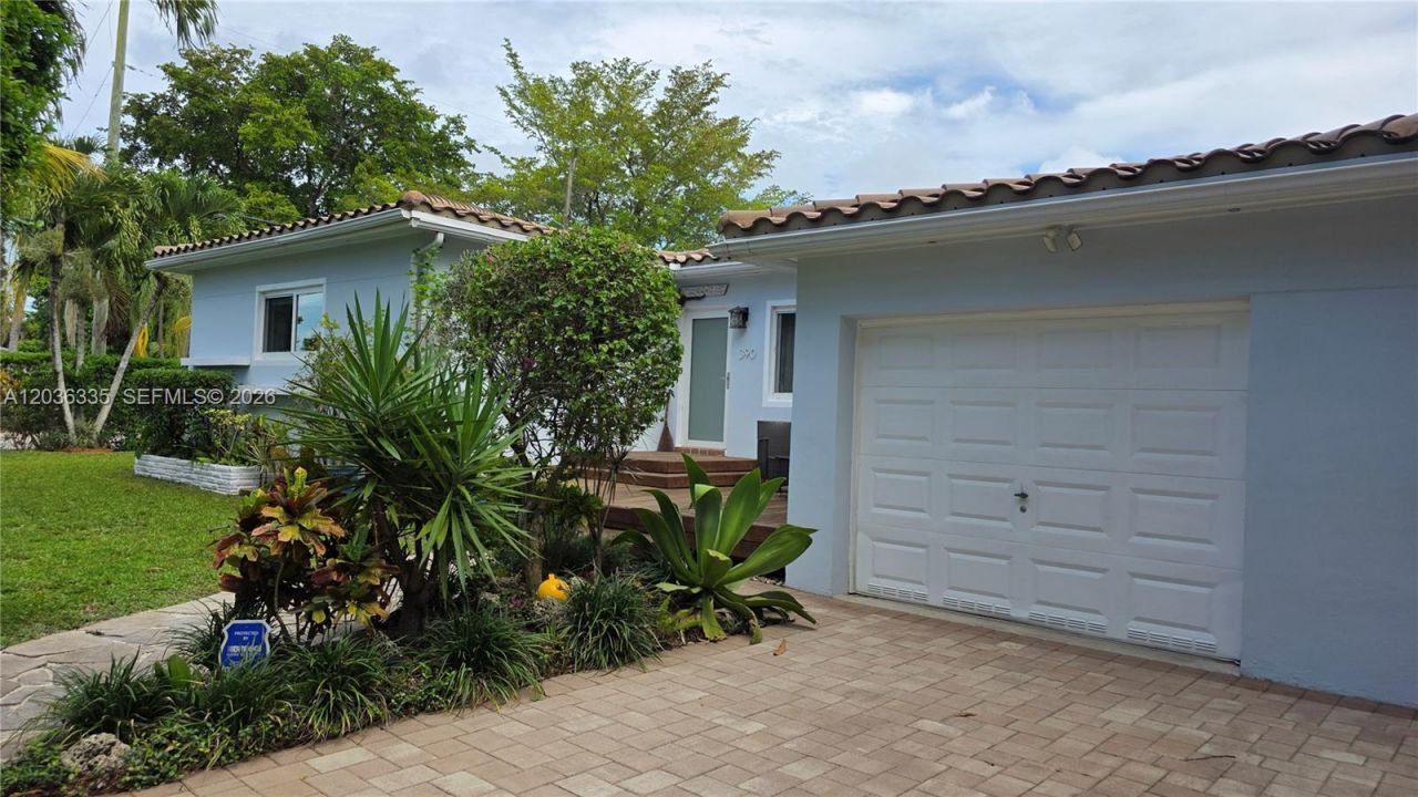 390 NE 127th St, North Miami, FL 33161 Photo