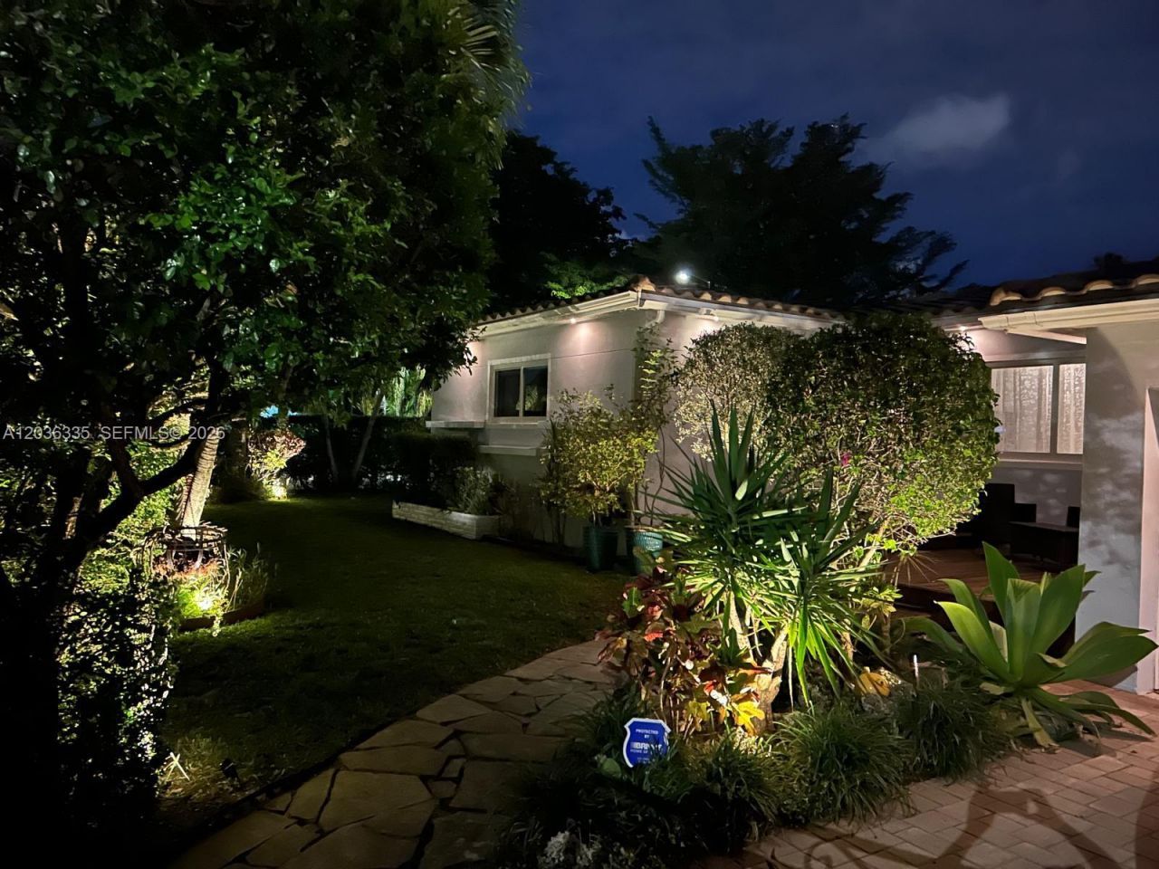 390 NE 127th St, North Miami, FL 33161 Photo