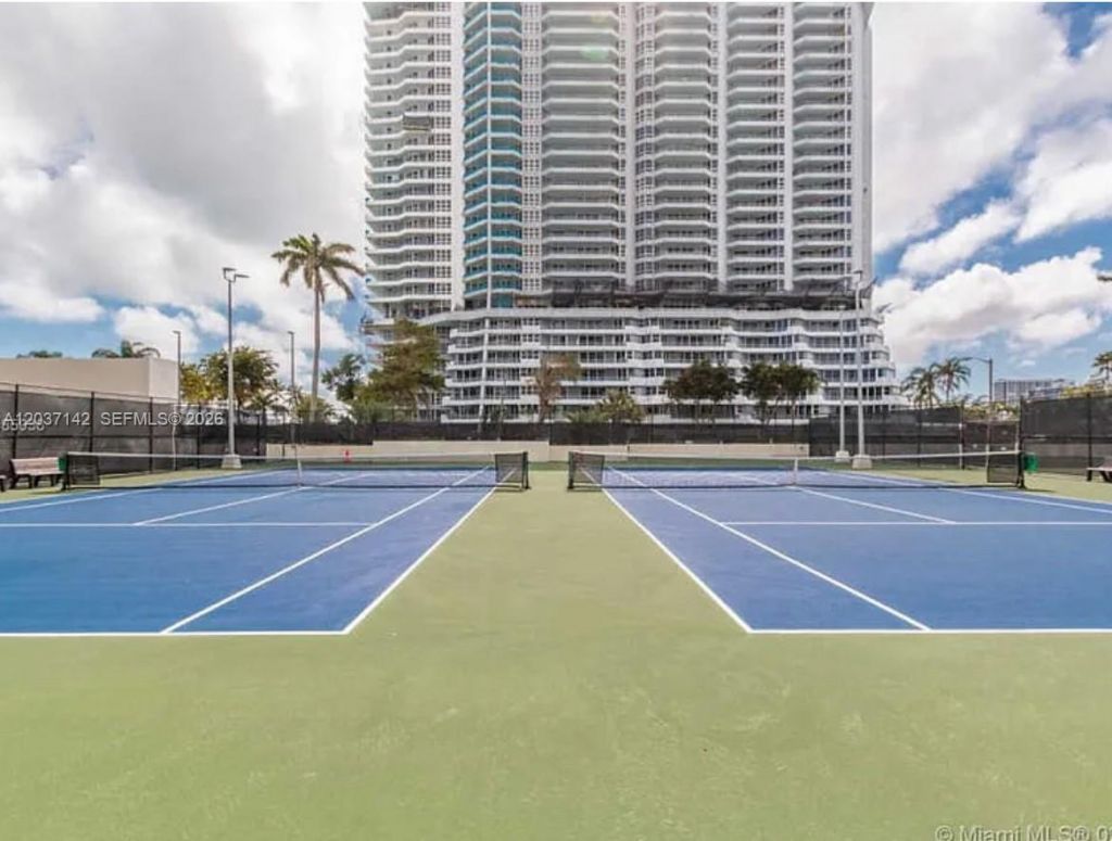 600 NE 36th St, Unit 1006, Miami, FL 33137 Photo
