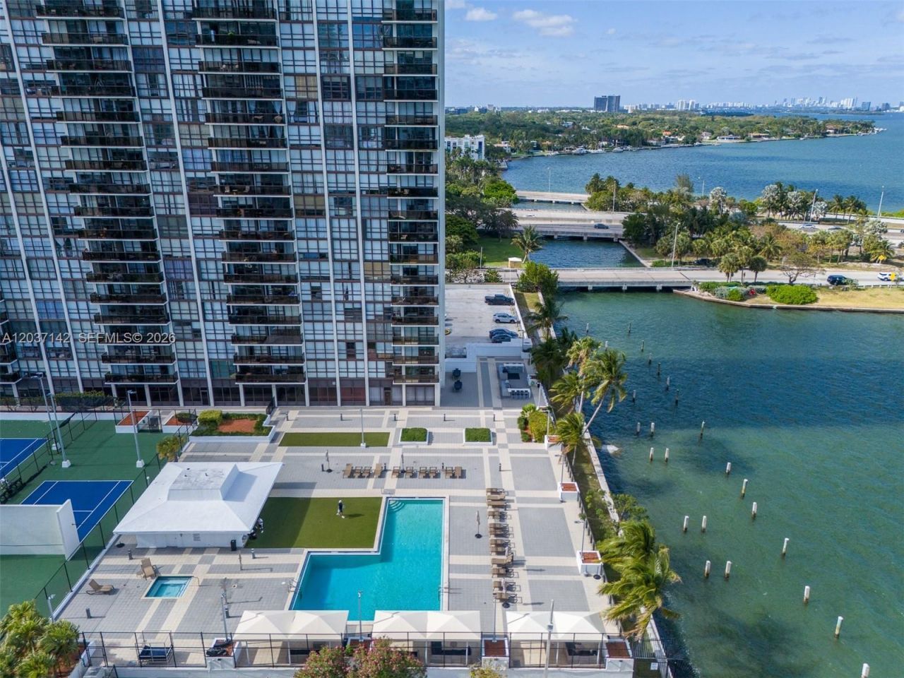 600 NE 36th St, Unit 1006, Miami, FL 33137 Photo