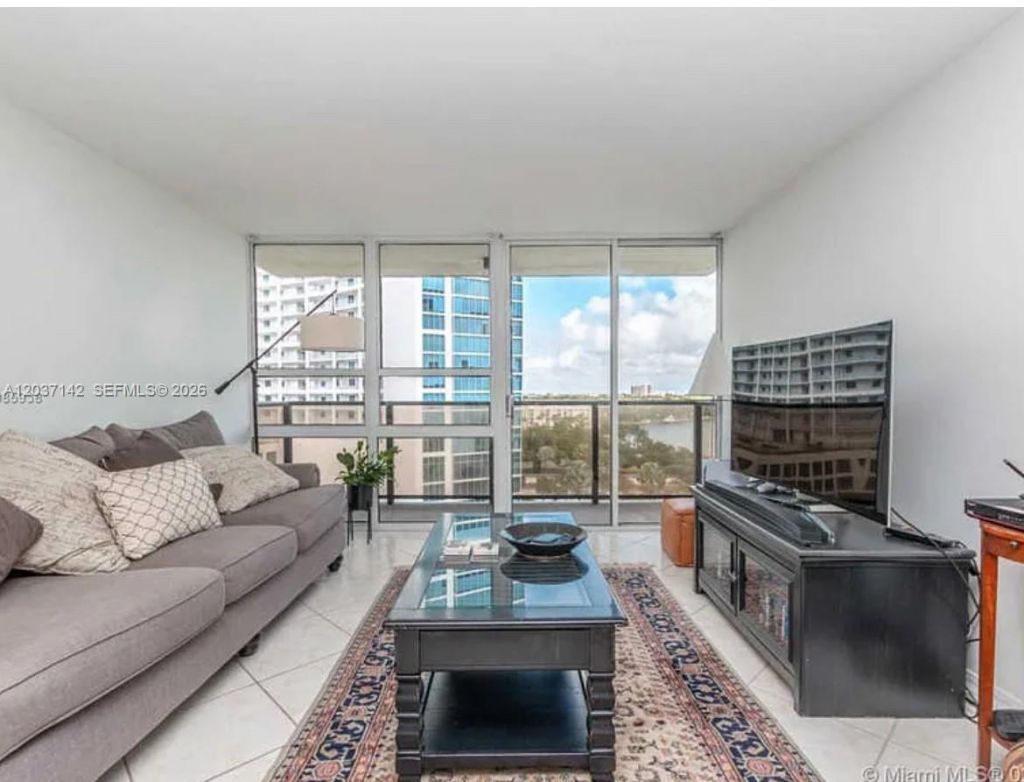600 NE 36th St, Unit 1006, Miami, FL 33137 Photo
