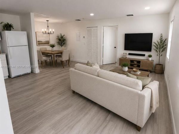 6560 SW 49th St , Unit 2, Davie, FL 33314
