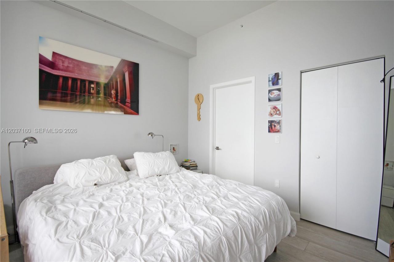 45 SW 9th St, Unit 4608, Miami, FL 33130 Photo