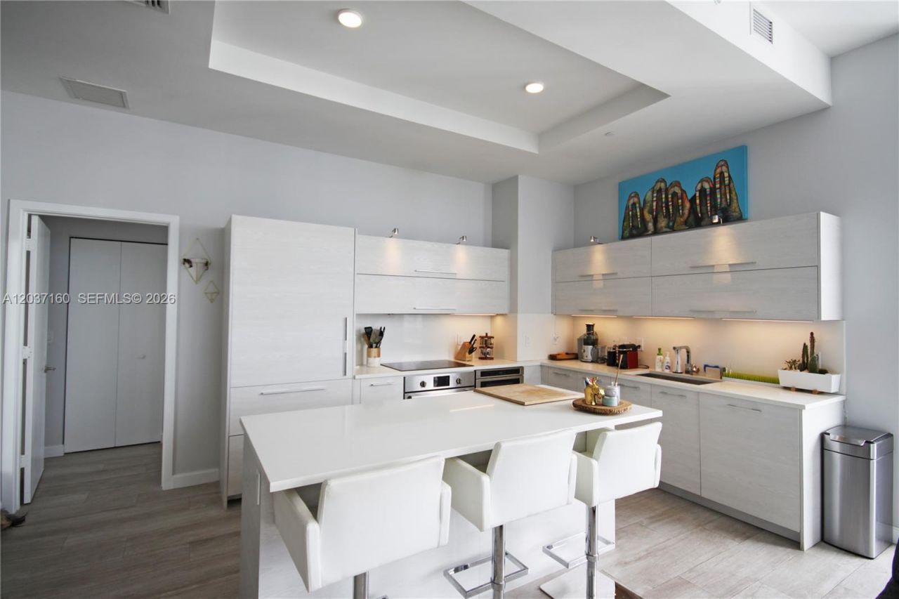 45 SW 9th St, Unit 4608, Miami, FL 33130 Photo