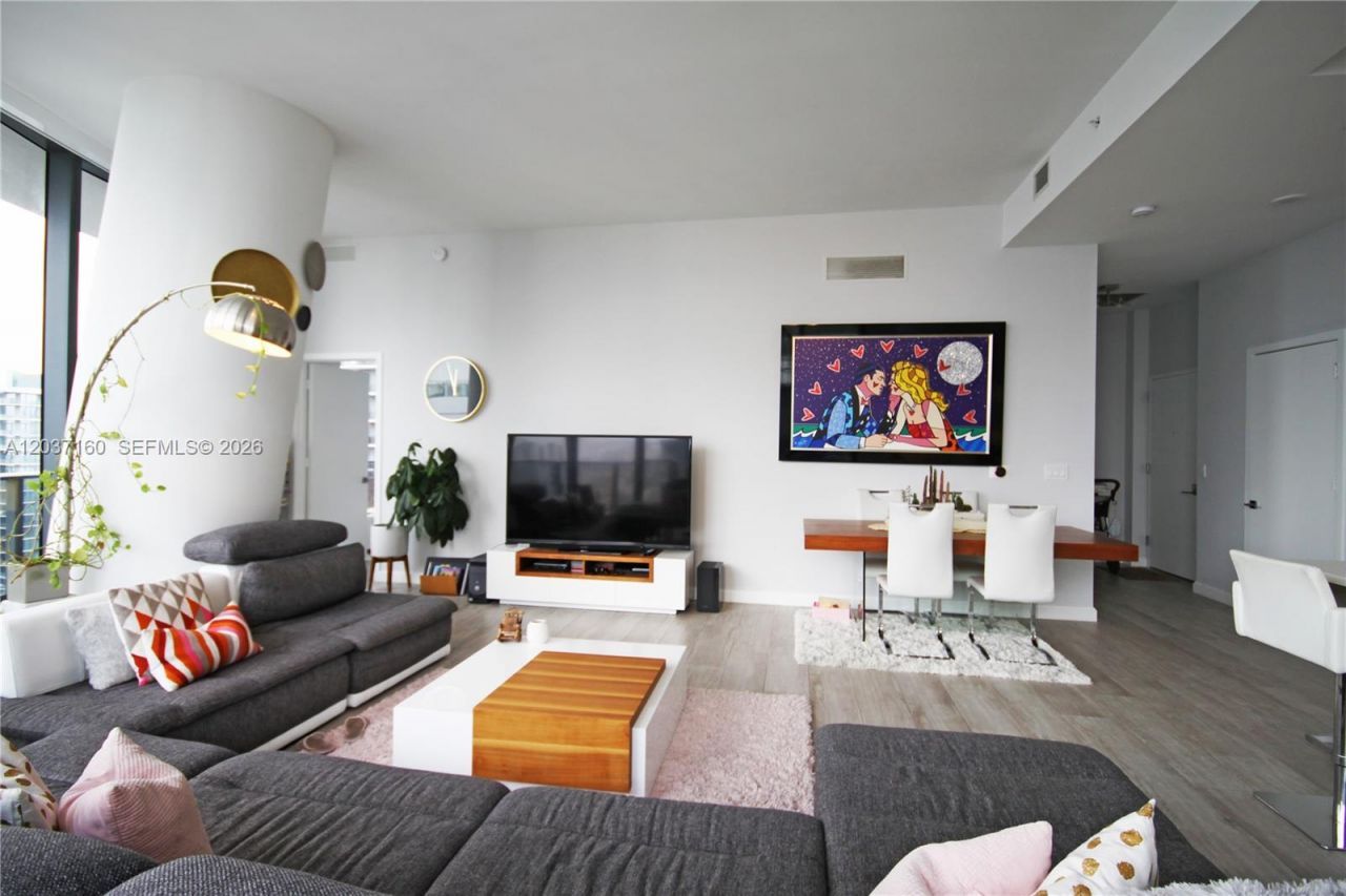 45 SW 9th St, Unit 4608, Miami, FL 33130 Photo
