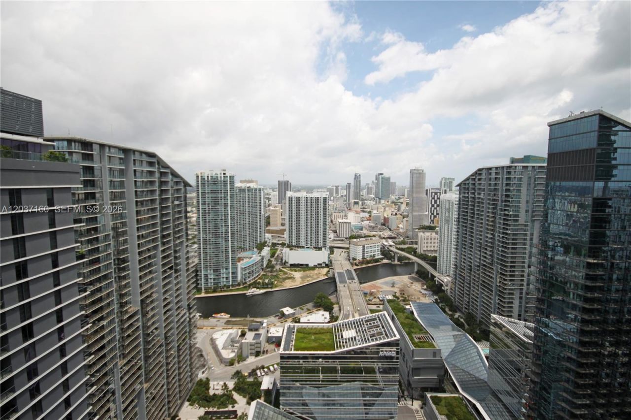 45 SW 9th St, Unit 4608, Miami, FL 33130 Photo