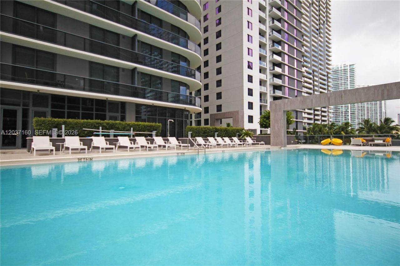 45 SW 9th St, Unit 4608, Miami, FL 33130 Photo