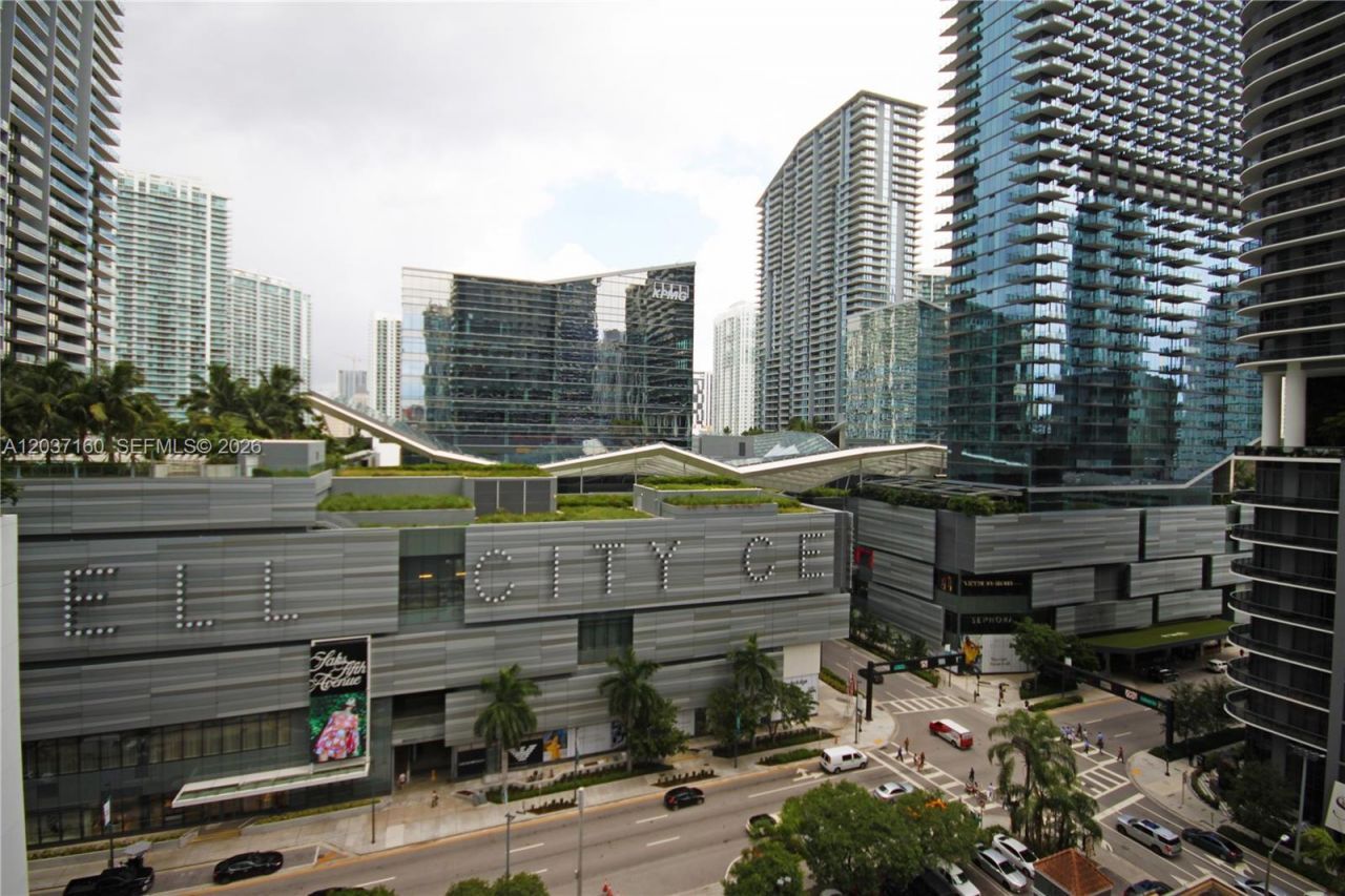 45 SW 9th St, Unit 4608, Miami, FL 33130 Photo