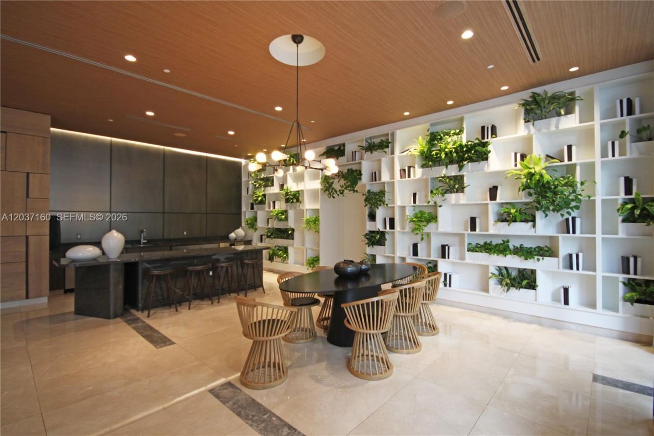 45 SW 9th St, Unit 4608, Miami, FL 33130 Photo