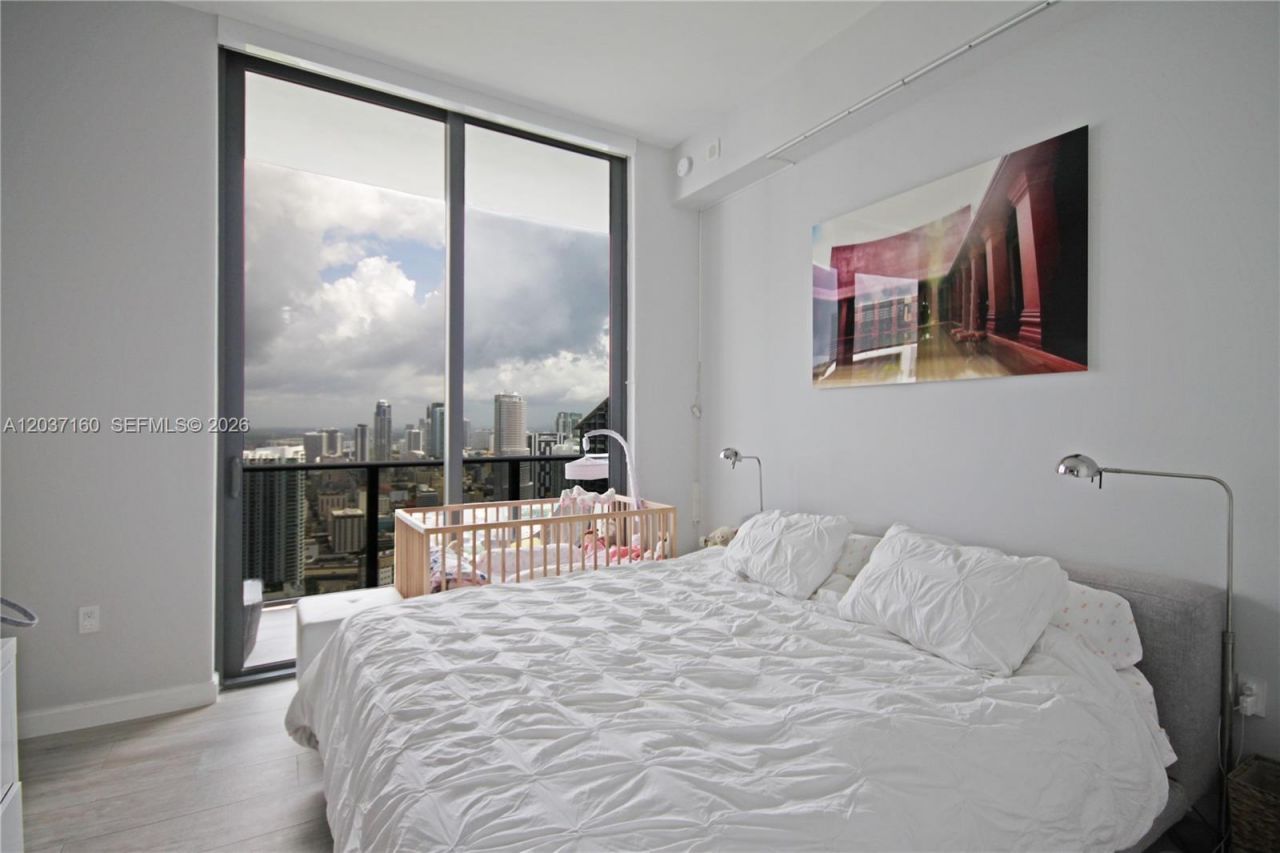 45 SW 9th St, Unit 4608, Miami, FL 33130 Photo