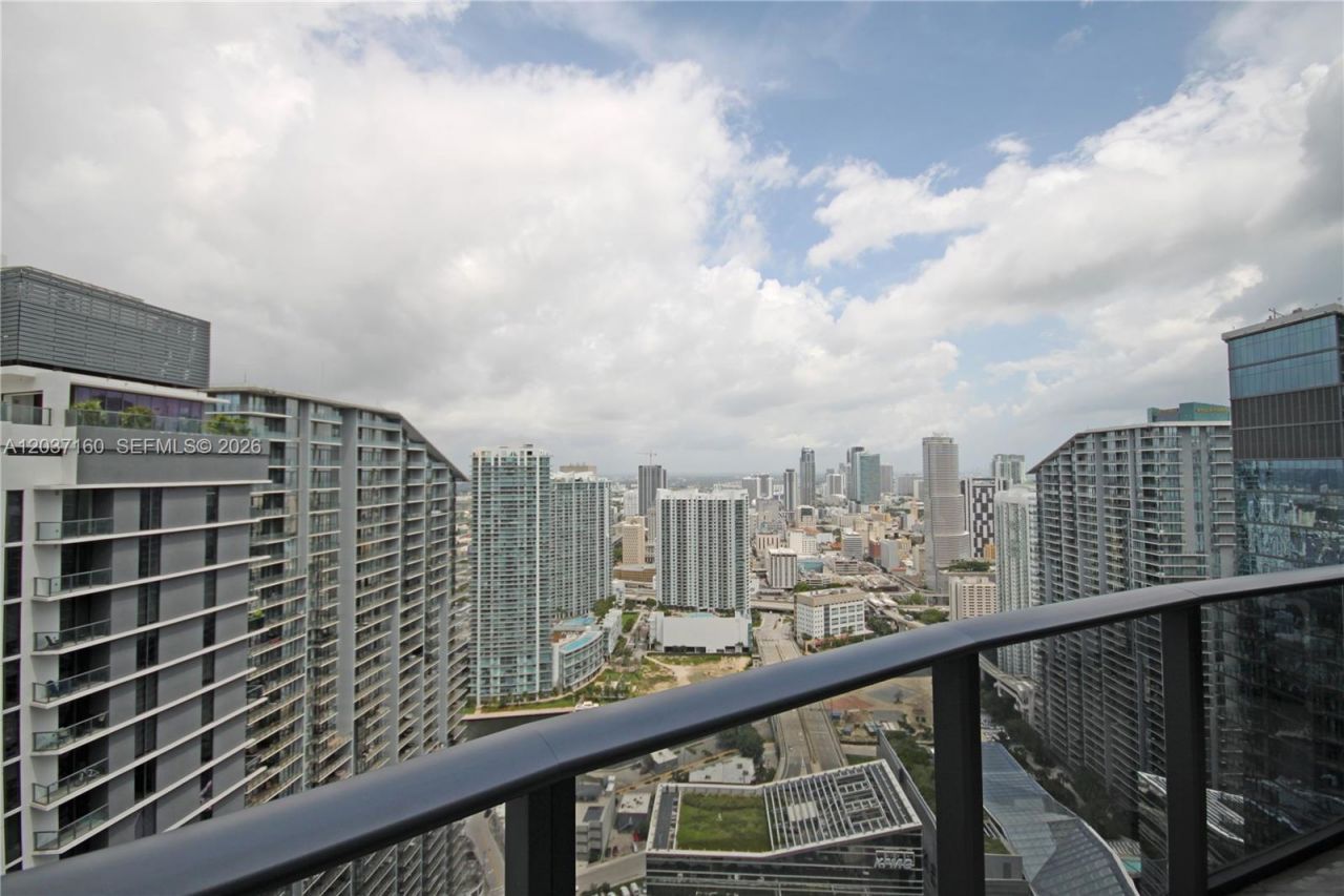 45 SW 9th St, Unit 4608, Miami, FL 33130 Photo