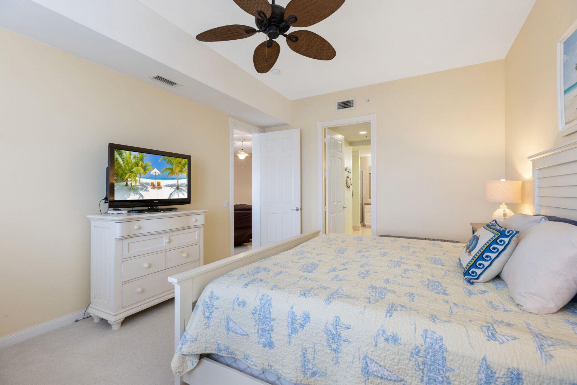 33 Harbour Isle Drive W, Unit 201, Fort Pierce, FL 34949 Photo
