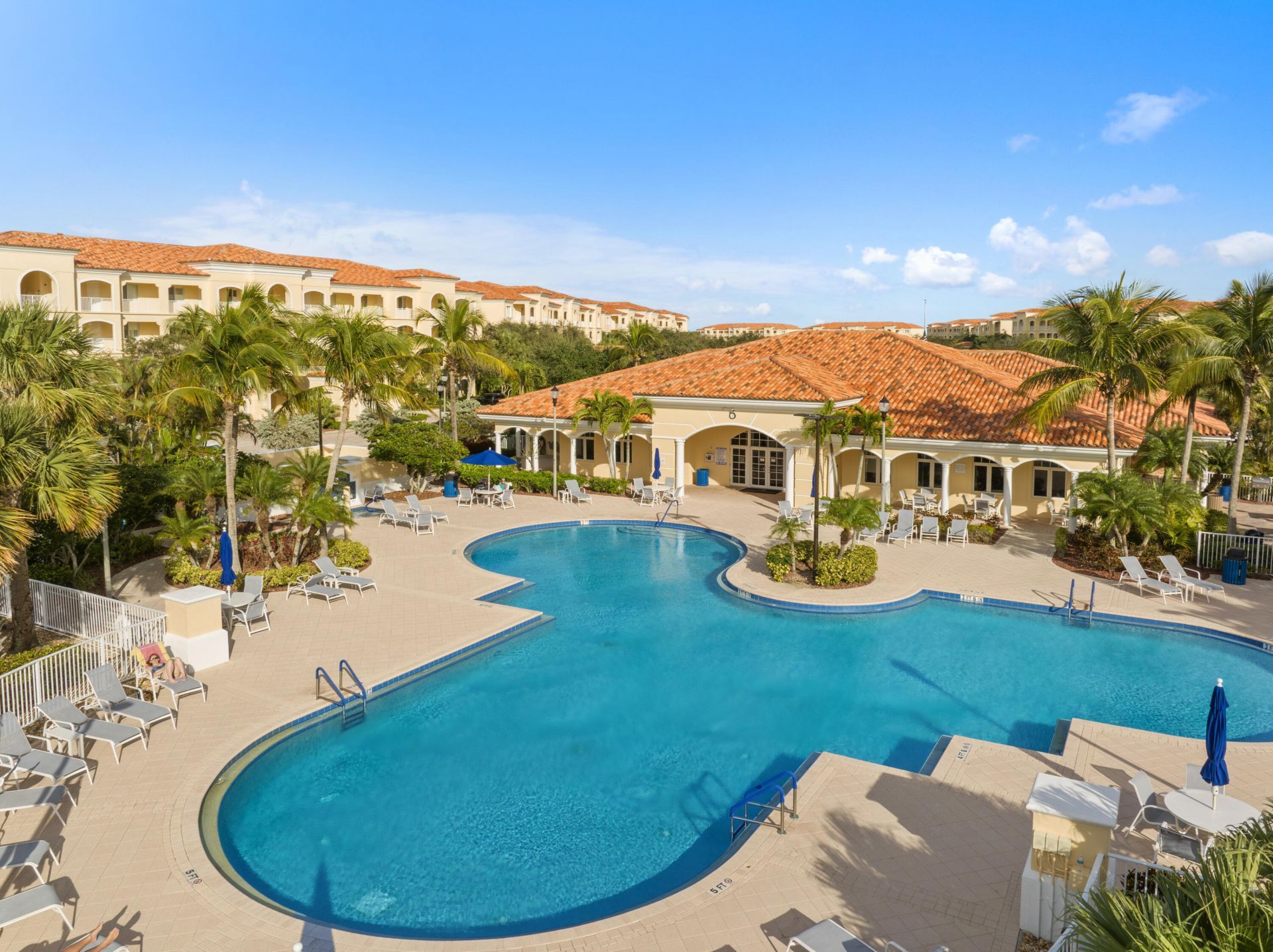 33 Harbour Isle Drive W, Unit 201, Fort Pierce, FL 34949 Photo