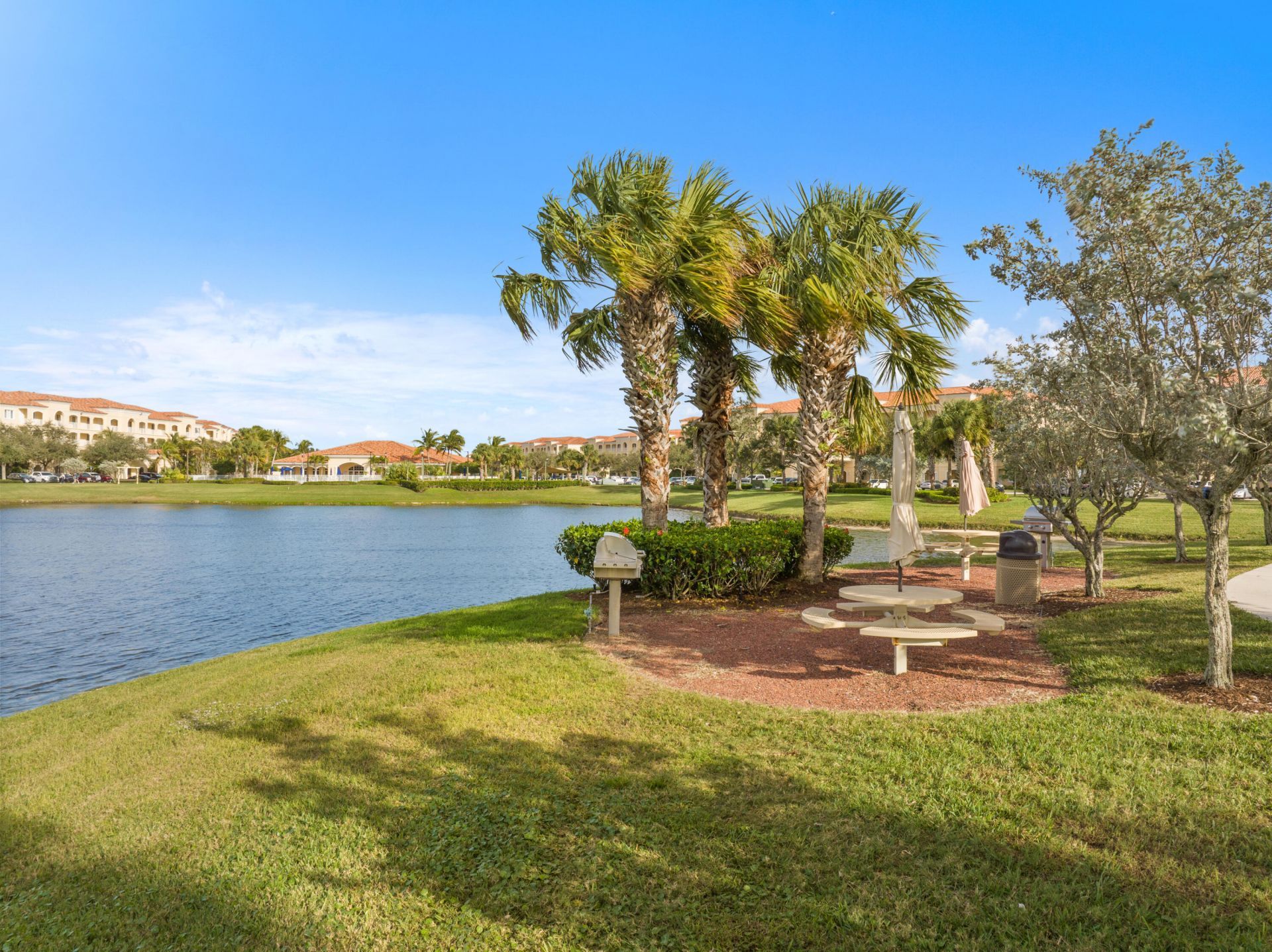33 Harbour Isle Drive W, Unit 201, Fort Pierce, FL 34949 Photo