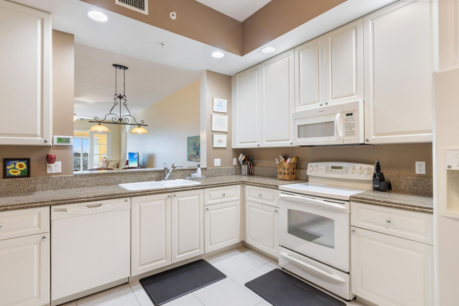 33 Harbour Isle Drive W, Unit 201, Fort Pierce, FL 34949 Photo