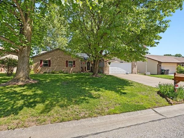 401 Kim Drive , Fairview Heights, IL 62208