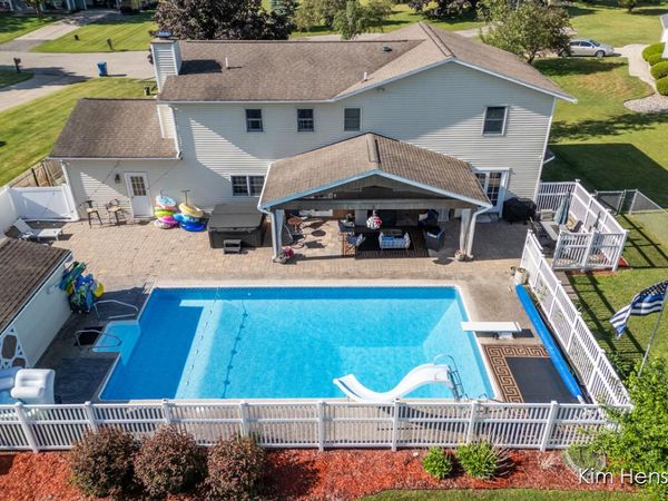 1594 Louva Court, Belding, MI 48809