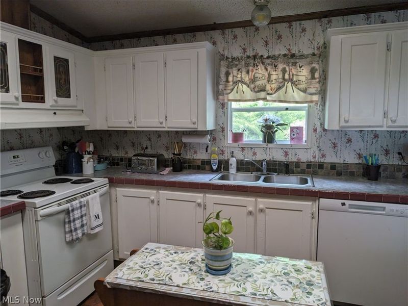 2492 Irish Ridge Road , East Liverpool, OH 43920 Photo 8