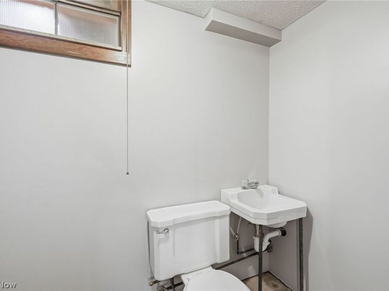 359 Alpha Avenue , Akron, OH 44312 Photo 23