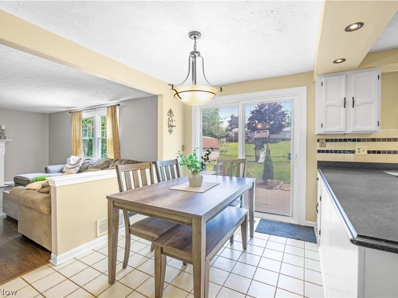 4583 Wildflower Drive , Uniontown, OH 44720 Photo 10