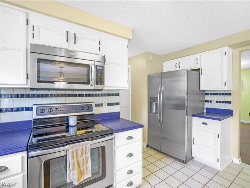 4583 Wildflower Drive , Uniontown, OH 44720 Photo 14