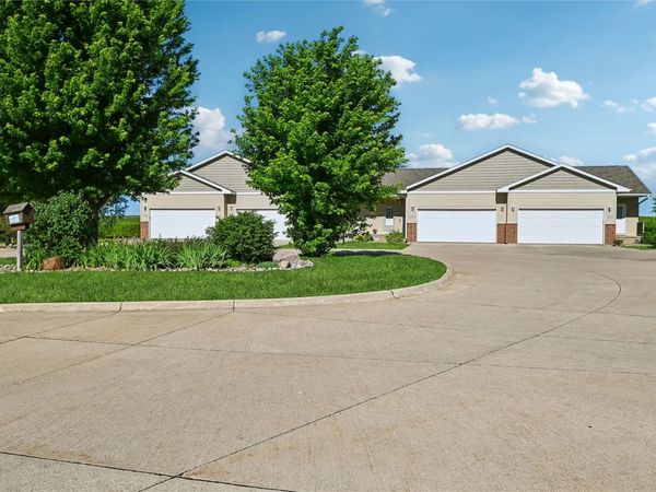 3824 Lakeview Drive SW, Cedar Rapids, IA 52404