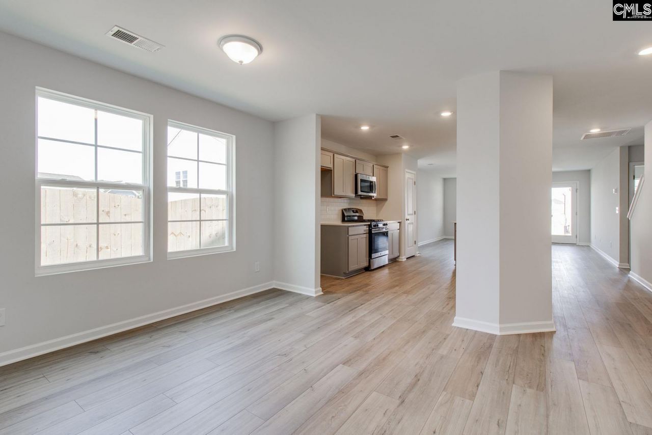6011 Edgemont Court Photo 4
