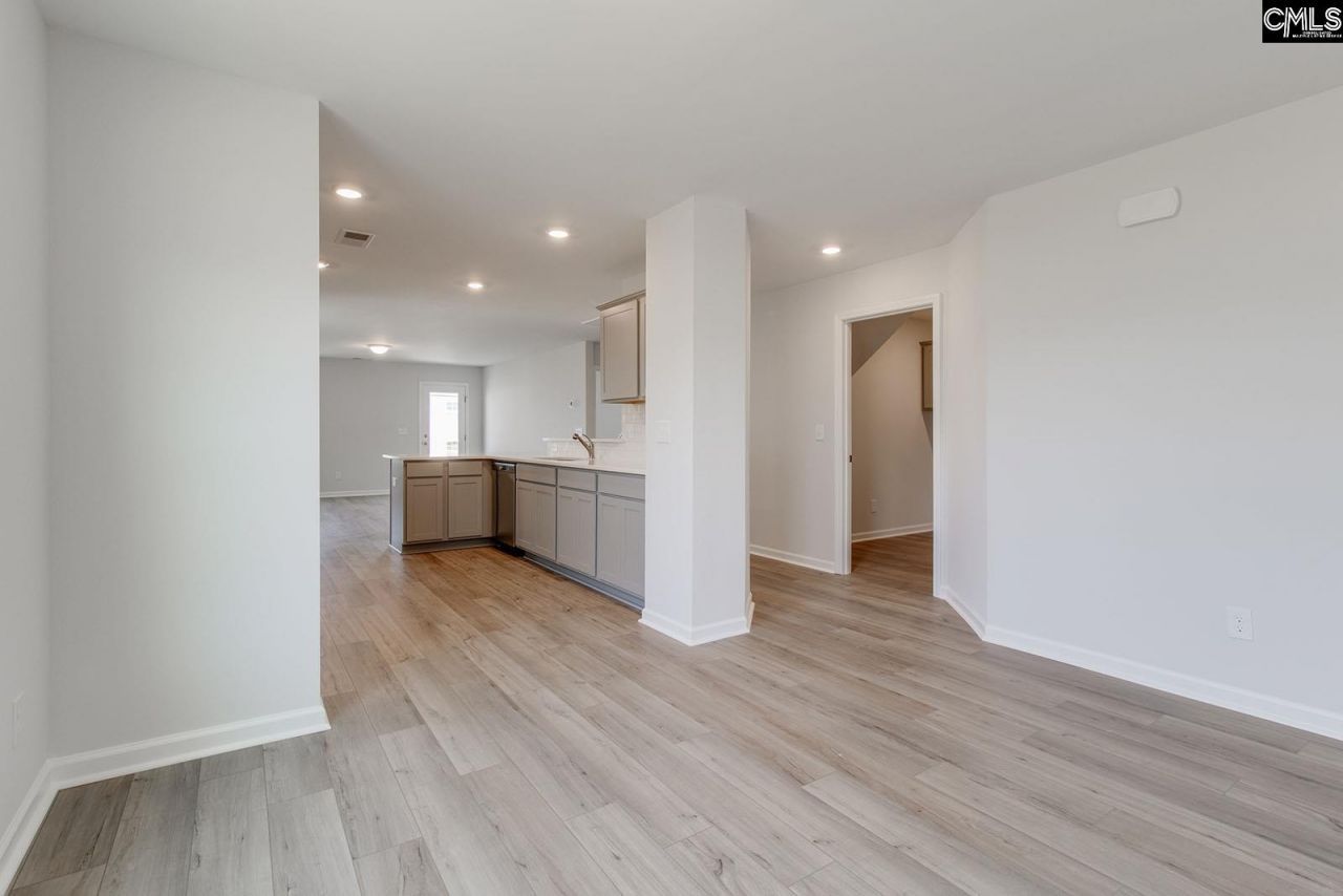 6011 Edgemont Court Photo 5