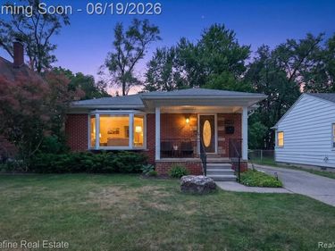 2432 Dallas Avenue, Royal Oak, MI 48067
