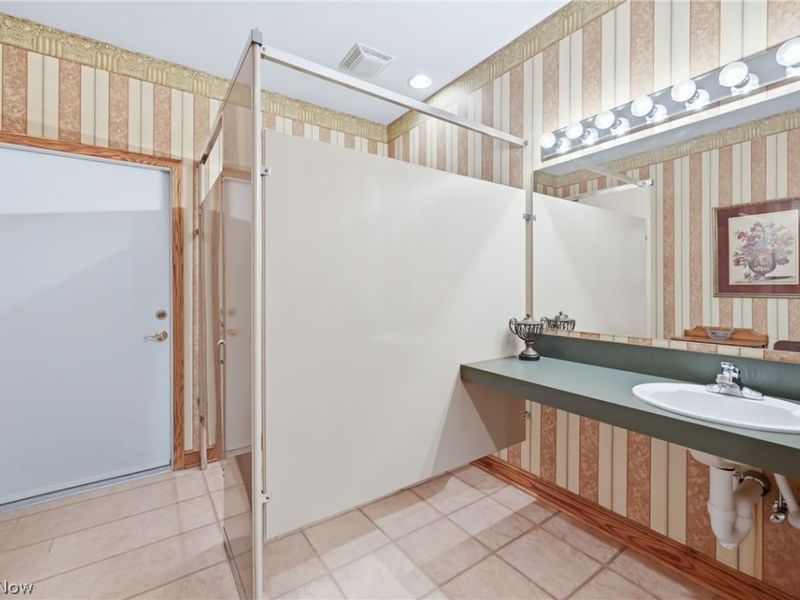 1948 S Lincoln Avenue , Unit 1, Salem, OH 44460 Photo 34