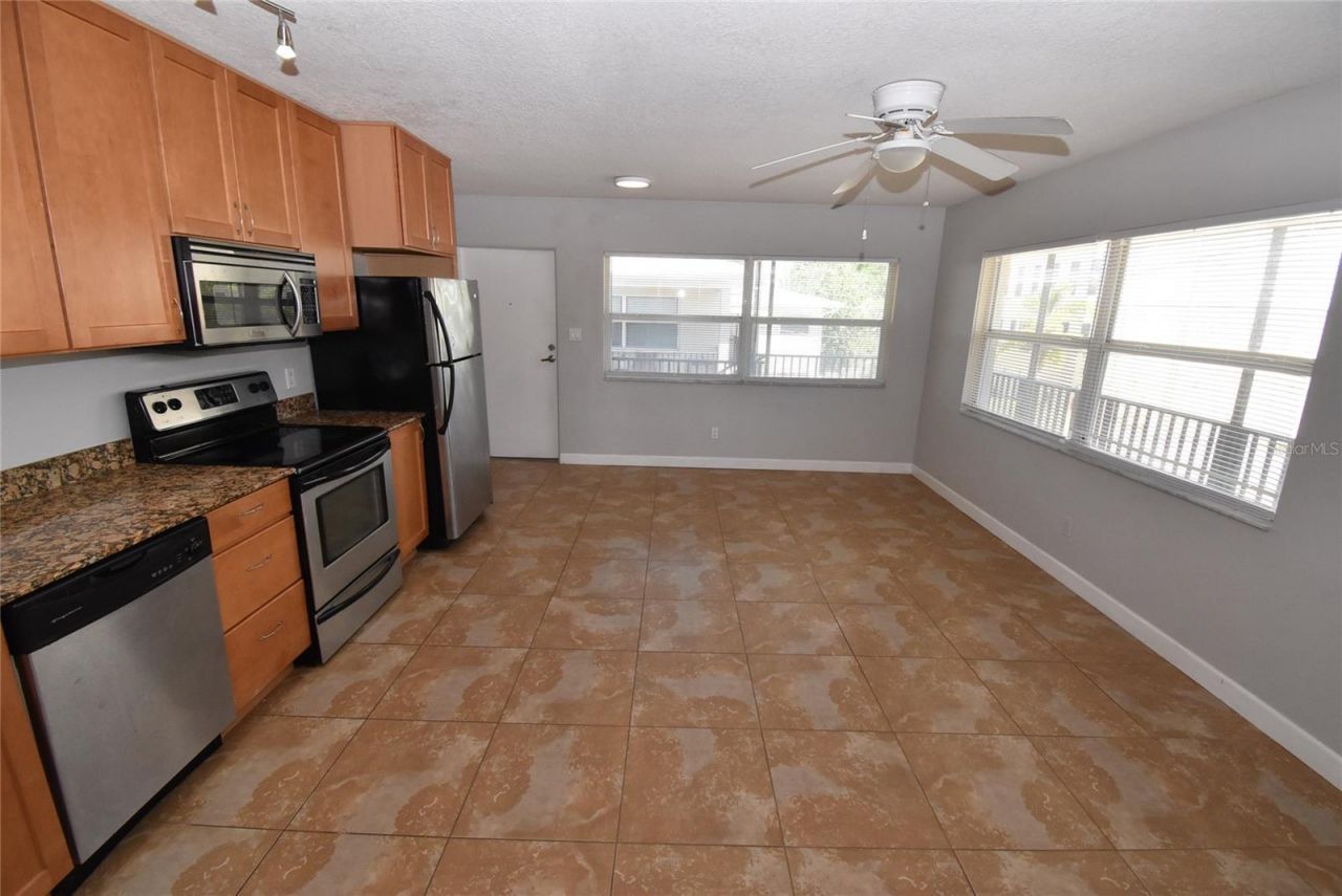 220 6th Avenue N, Unit 11, Saint Petersburg, FL 33701 Photo