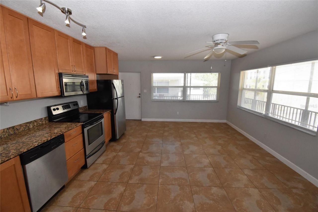 220 6th Avenue N, Unit 11, Saint Petersburg, FL 33701 Photo