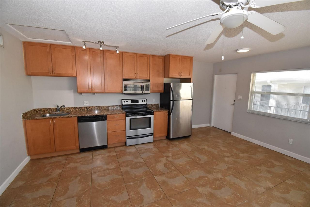 220 6th Avenue N, Unit 11, Saint Petersburg, FL 33701 Photo