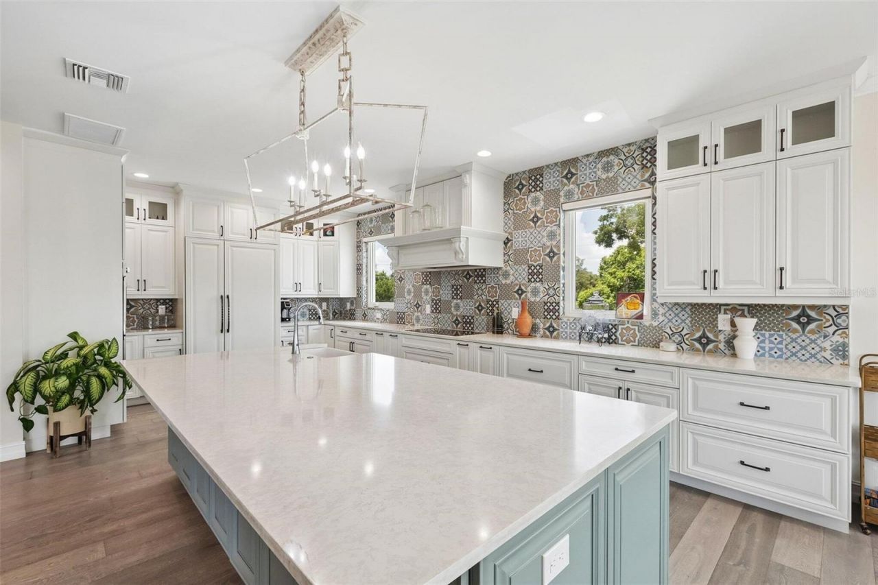 501 40th Avenue Ne, Saint Petersburg, FL 33703 Photo