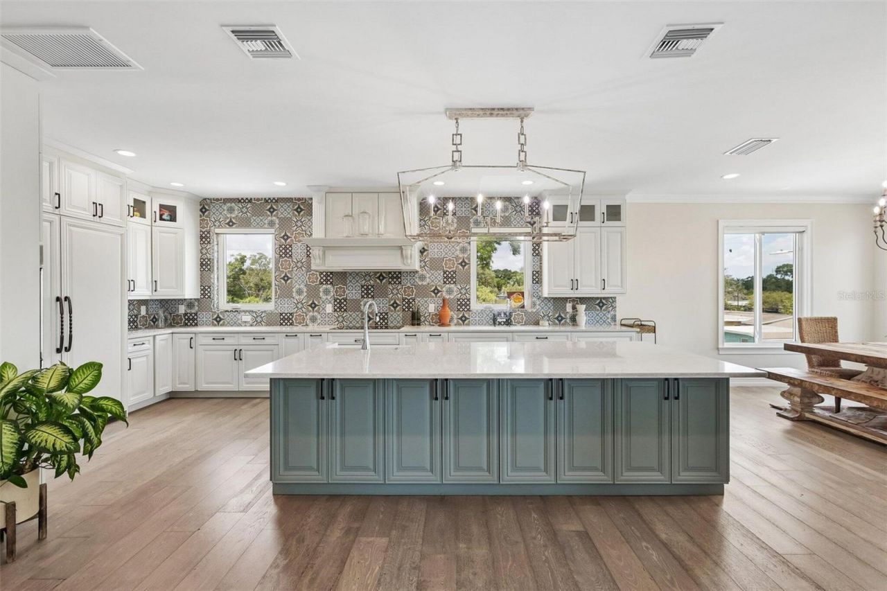 501 40th Avenue Ne, Saint Petersburg, FL 33703 Photo
