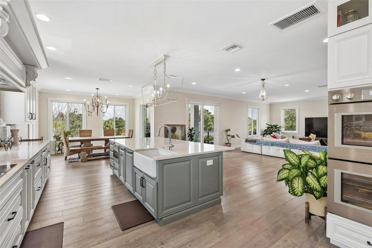 501 40th Avenue Ne, Saint Petersburg, FL 33703 Photo