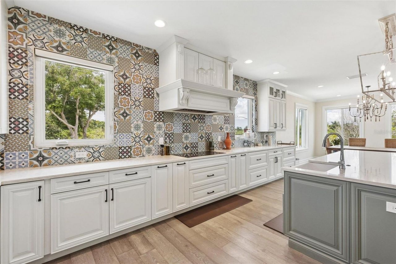 501 40th Avenue Ne, Saint Petersburg, FL 33703 Photo