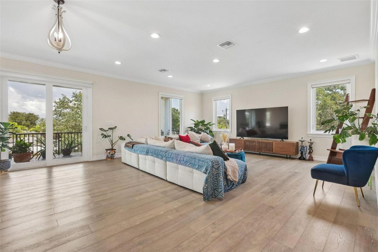 501 40th Avenue Ne, Saint Petersburg, FL 33703 Photo