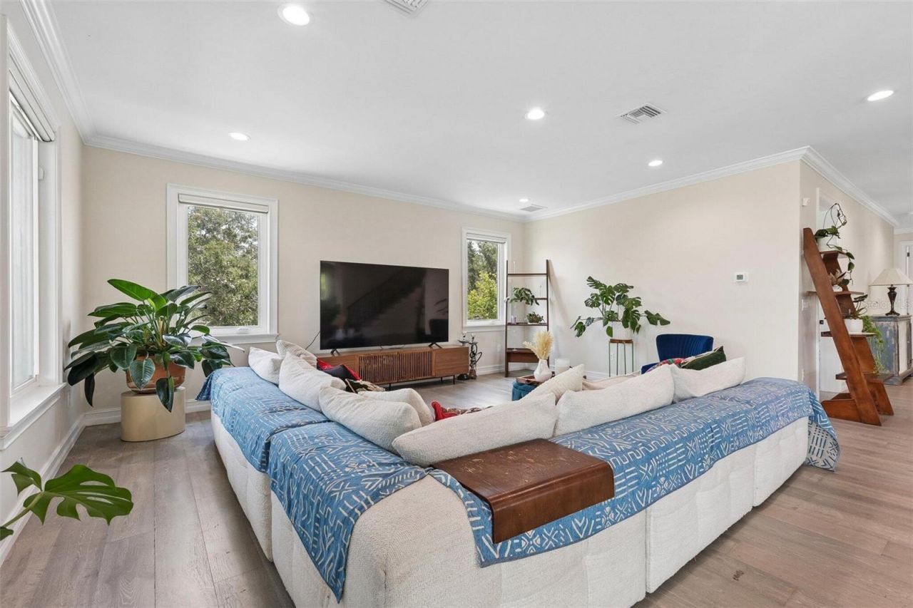 501 40th Avenue Ne, Saint Petersburg, FL 33703 Photo